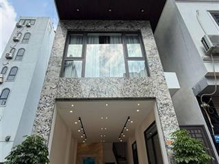 Cần bán nhà khu tđc ngọc thụy sát hồ điều hòa 7 hecta long biên  cạnh 3 công viên lớn.