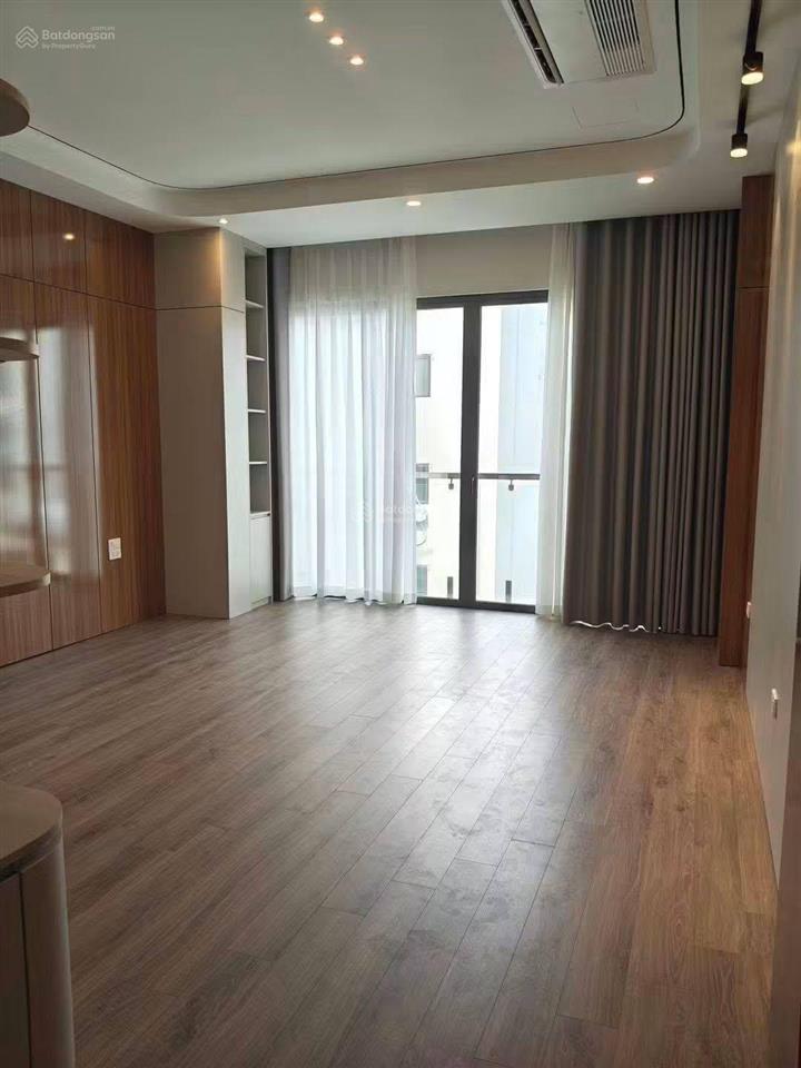 Cần bán nhà khu tđc ngọc thụy sát hồ điều hòa 7 hecta long biên  cạnh 3 công viên lớn.