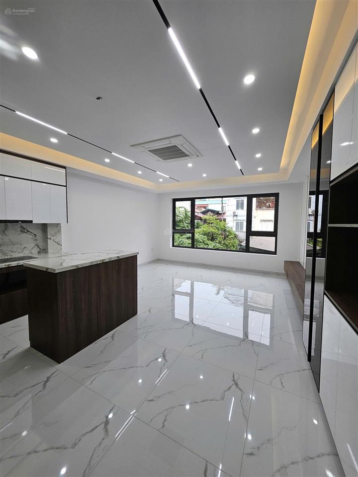 Cần bán căn nhà xây mới 6 tầng thang máy 4 phòng ngủ diện tích 50m², gần trường quốc tế việt pháp