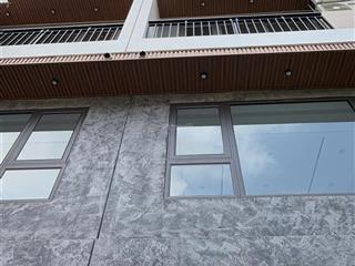 Cần bán căn nhà xây mới 6 tầng thang máy 4 phòng ngủ diện tích 50m², gần trường quốc tế việt pháp