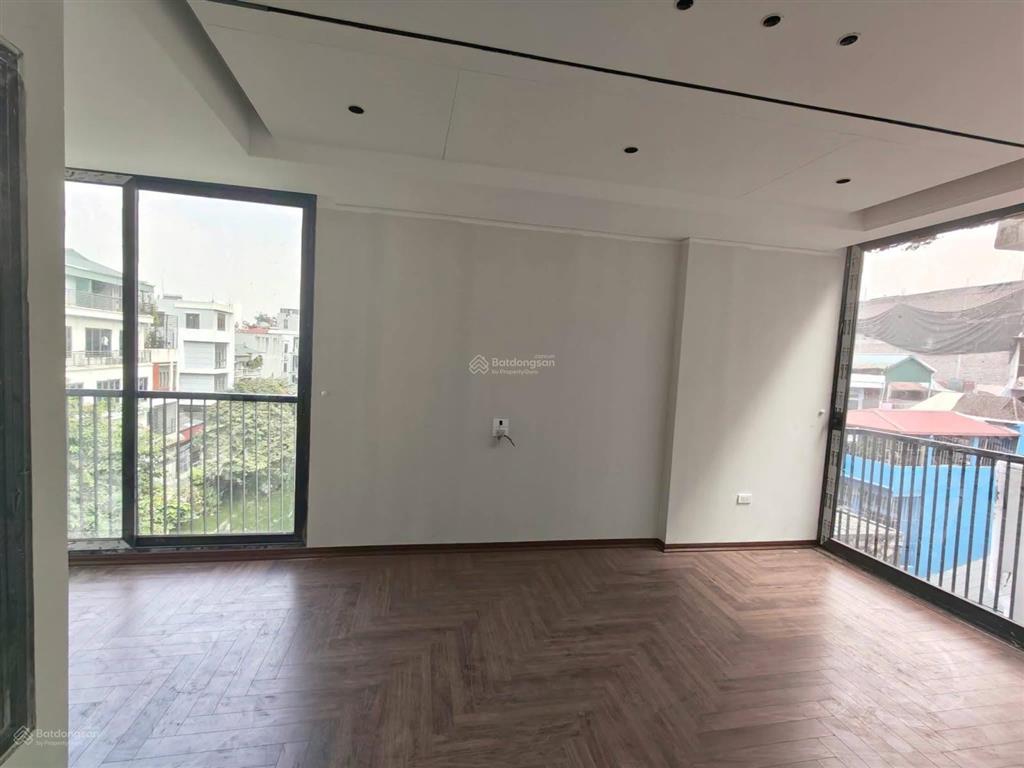 Cần bán nhà ngọc thụy phường bồ đề. căn góc, dt 45m2 x 6 tầng thang máy công năng 4pn.
