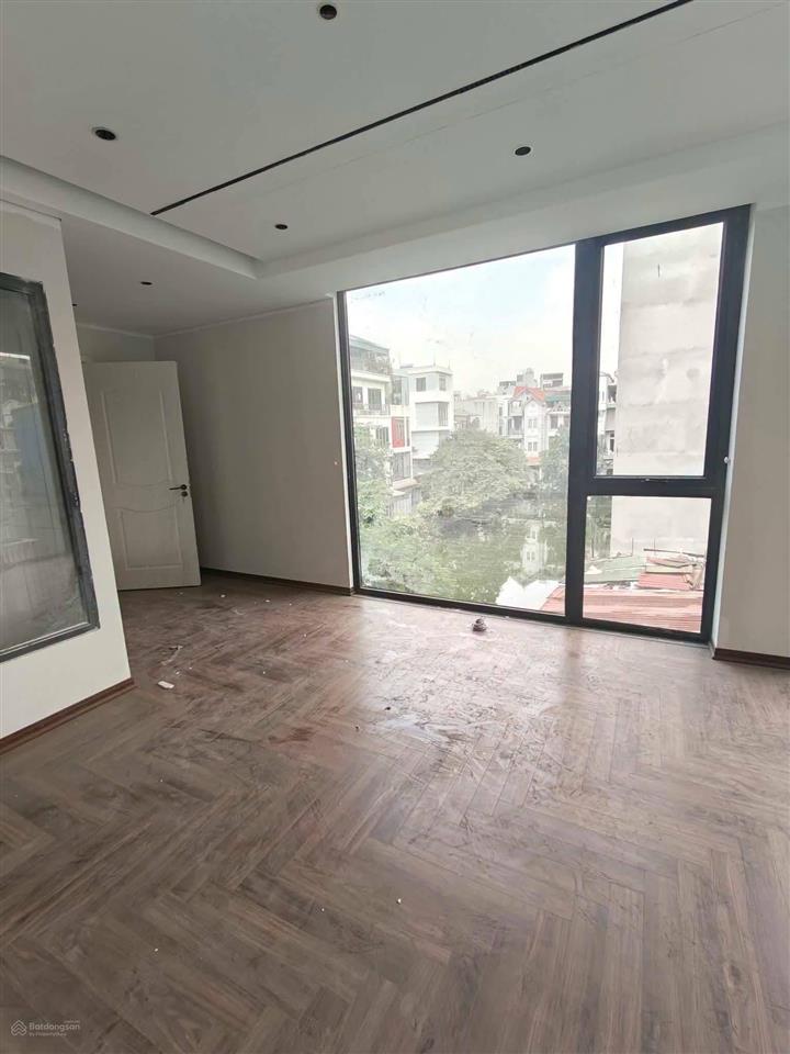 Cần bán nhà ngọc thụy phường bồ đề. căn góc, dt 45m2 x 6 tầng thang máy công năng 4pn.