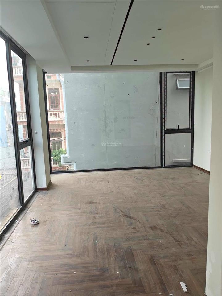 Cần bán nhà ngọc thụy phường bồ đề. căn góc, dt 45m2 x 6 tầng thang máy công năng 4pn.