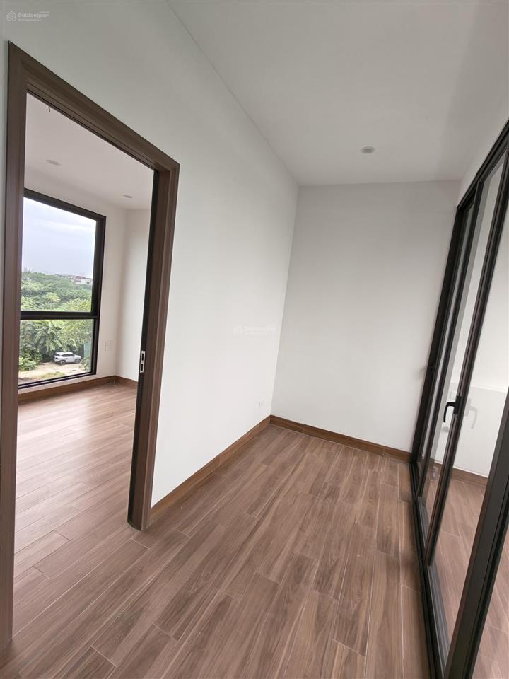 Cần bán nhà ngọc thụy dt 30m² x 4 tầng full nội thất ô tô đỗ tận cổng.