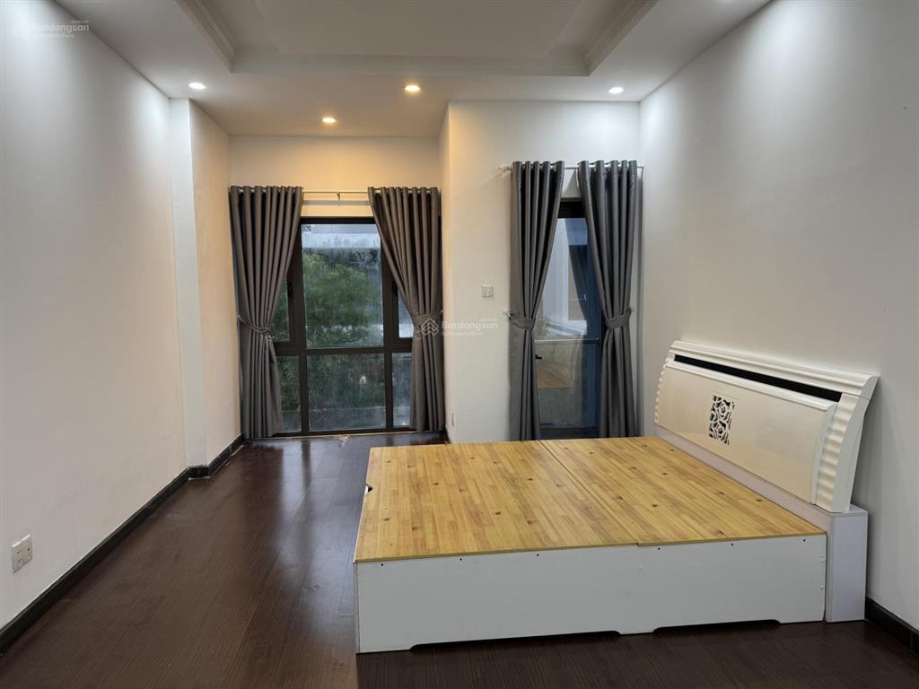 Cho thuê biệt thự phố đông village, 20 triệu vnd, 6x20, dtsd 224 m2, 5pn, 4wc, đầy đủ nội thất