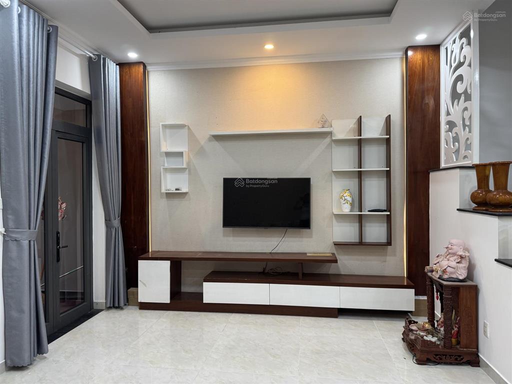 Cho thuê biệt thự phố đông village, 20 triệu vnd, 6x20, dtsd 224 m2, 5pn, 4wc, đầy đủ nội thất