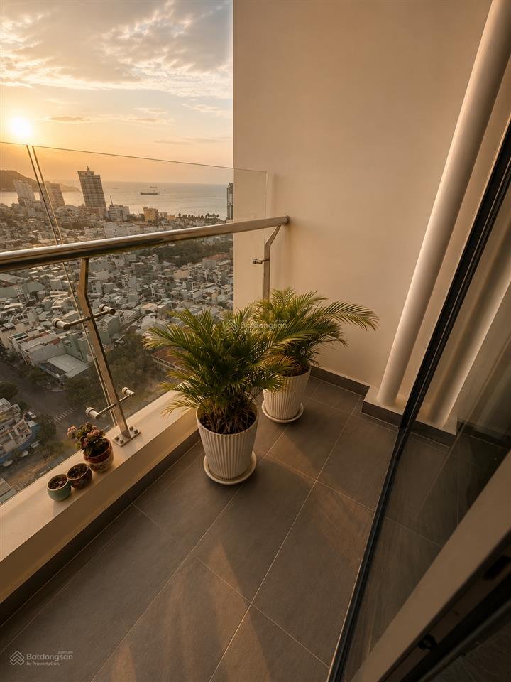 [ hàng hiếm ] view biển  tầng cao  full nội thất! giá rẻ hơn thị trường 300 triệu