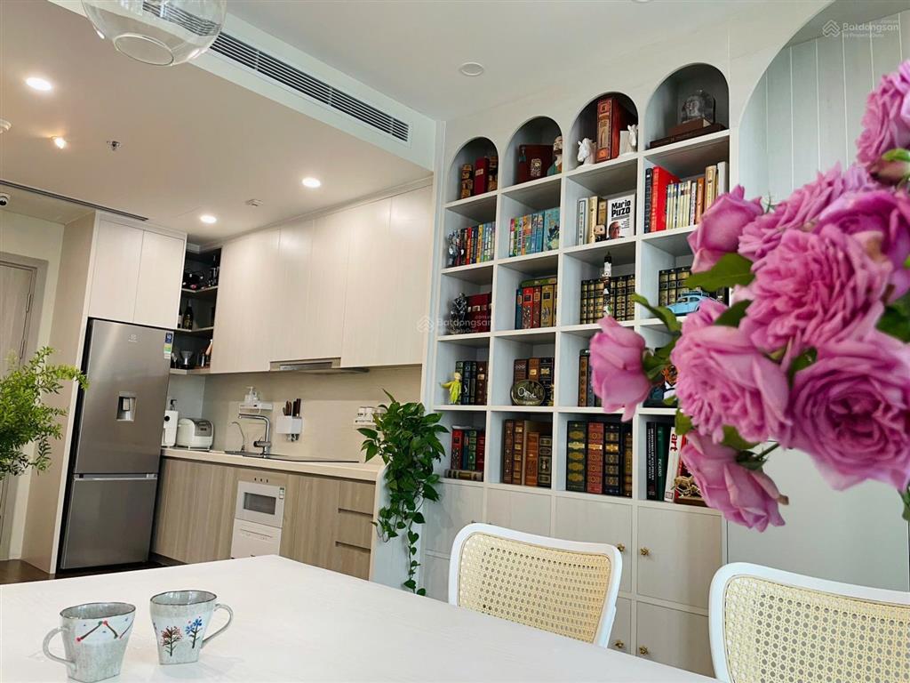 Chính chủ cần bán căn 2pn+1 dt 63m2 full nội thất, view nội khu tòa d masteri west hieghts