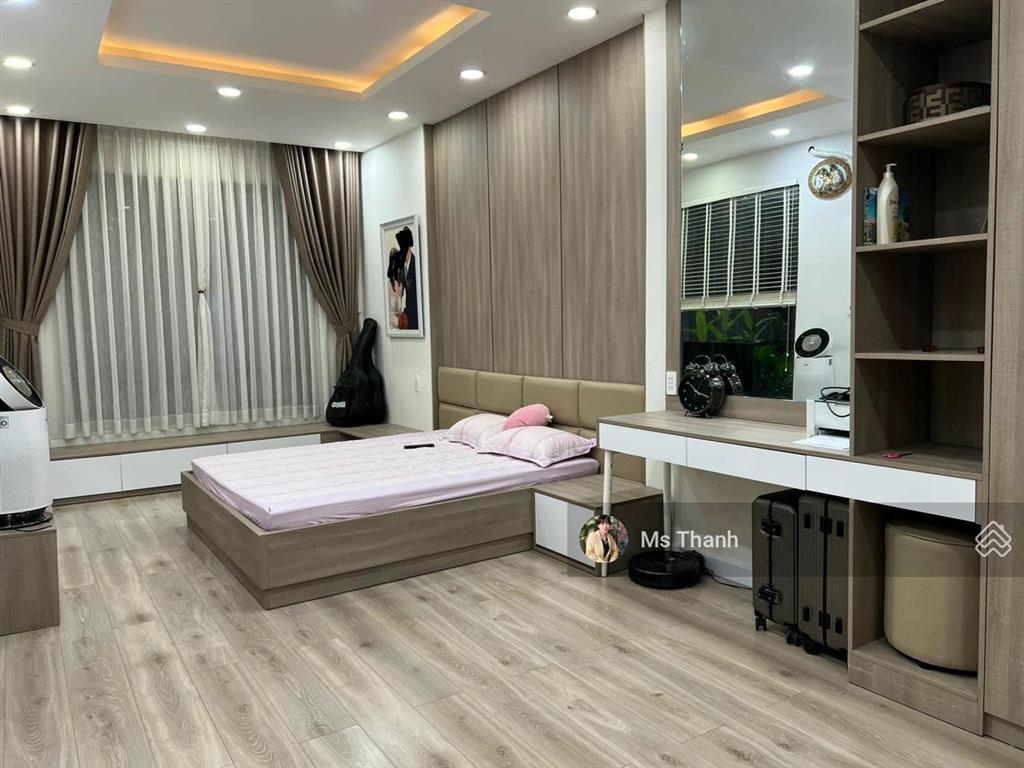Hxh 1 trục, ngang to hiếm 7,5m x 15m, cách mt 5 căn, ngay ngã 4 hai bà trưng, tân định, quận 1