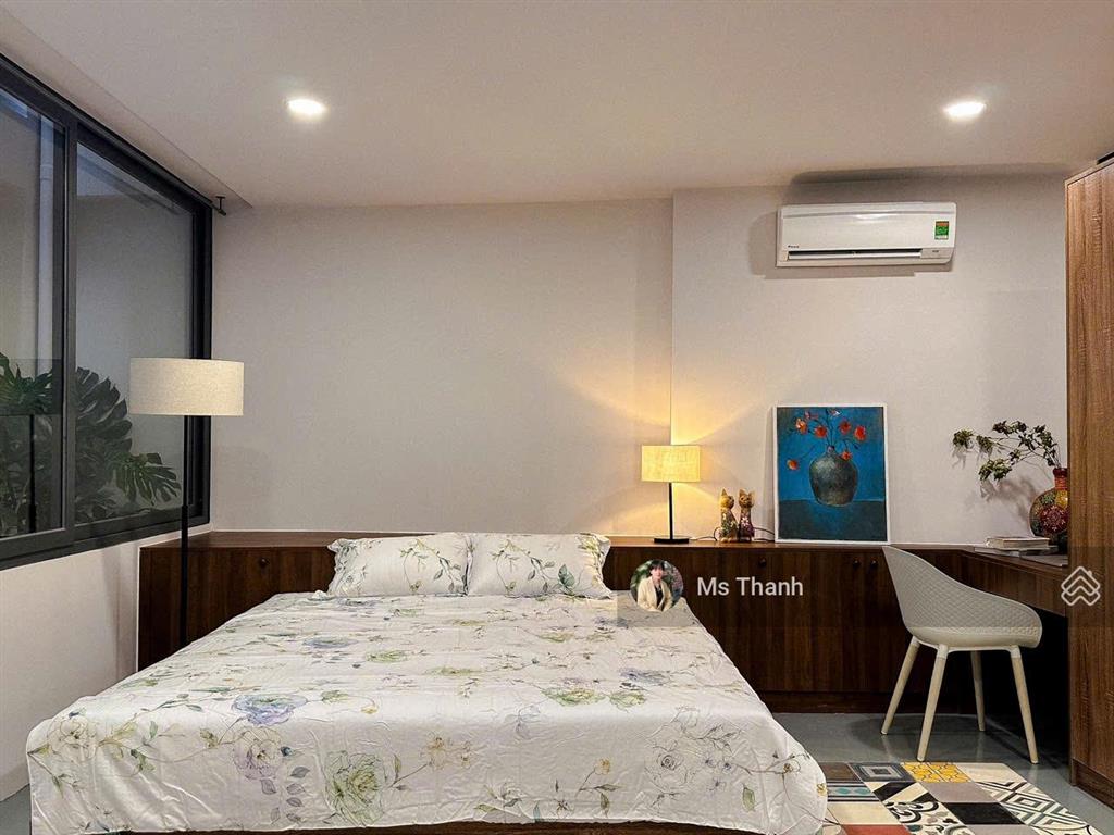 Hxh thông, sát phố ẩm thực phan xích long, 5,7m x 17m, vuông vức, 5 tầng, cho thuê 40 triệu/tháng