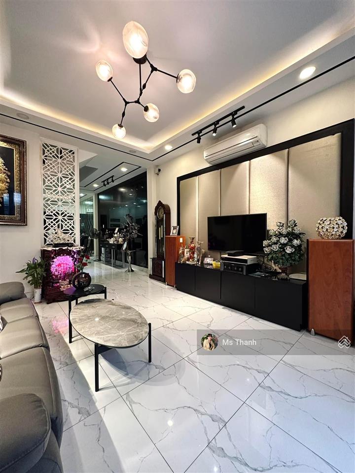 Hxh thông, sát phố ẩm thực phan xích long, 5,7m x 17m, vuông vức, 5 tầng, cho thuê 40 triệu/tháng