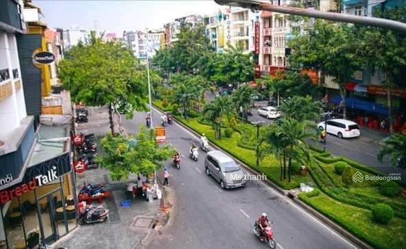 Tòa nhà hầm, 7 tầng, thang máy, phố ẩm thực phan xích long, 6mx18m, dòng tiền khoán 100tr/tháng