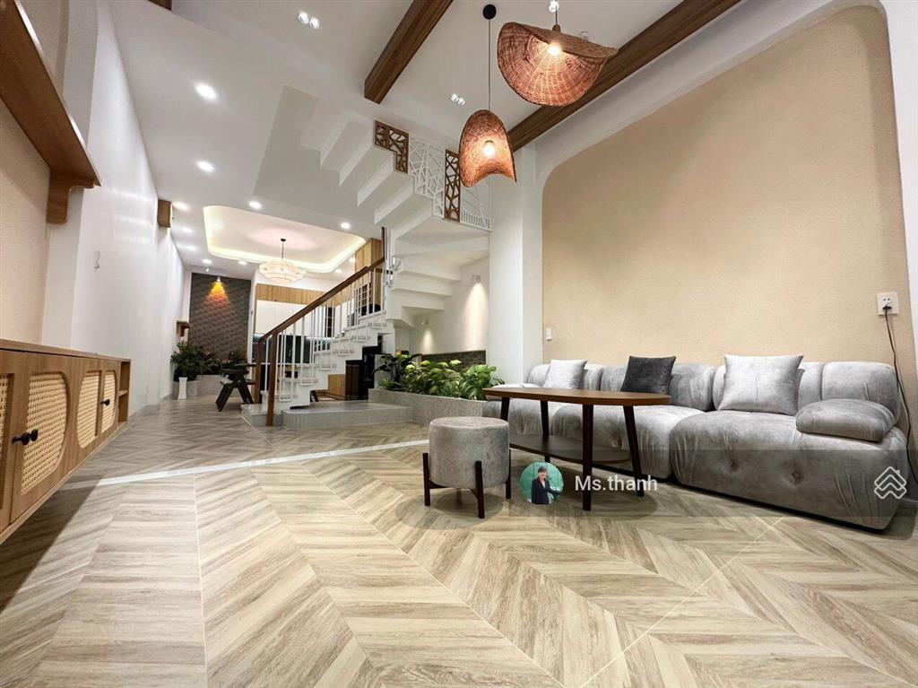 Hẻm xe tải 7m, ngang to 7,5m x 14m, 4 tầng đúc, sẵn dòng tiền 45 triệu/tháng, gần ngã 4 phú nhuận