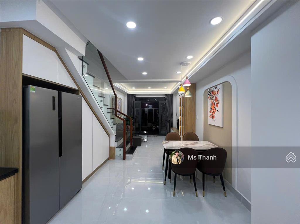 Cách mặt tiền 6 căn, hxh 1 trục tới nhà, 4,3m x 10m, vuông vức, 5 tầng mới đẹp vô ở ngay, đức nhuận