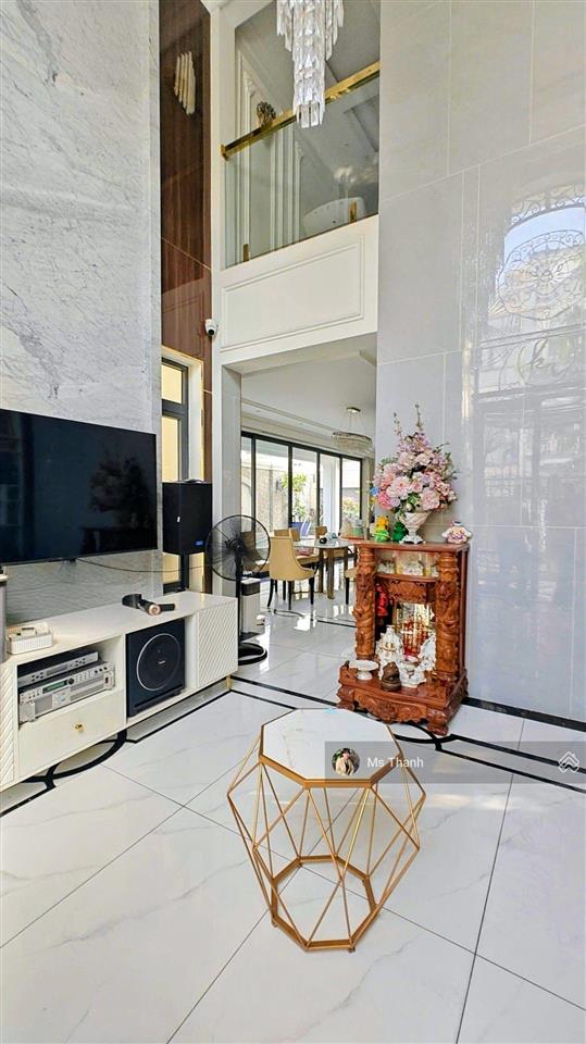 Hẻm 1 trục 6m, cách mt 15m, ngay hai bà trưng, 4m x 20m, 5 tầng, có dòng tiền 60 triệu/tháng