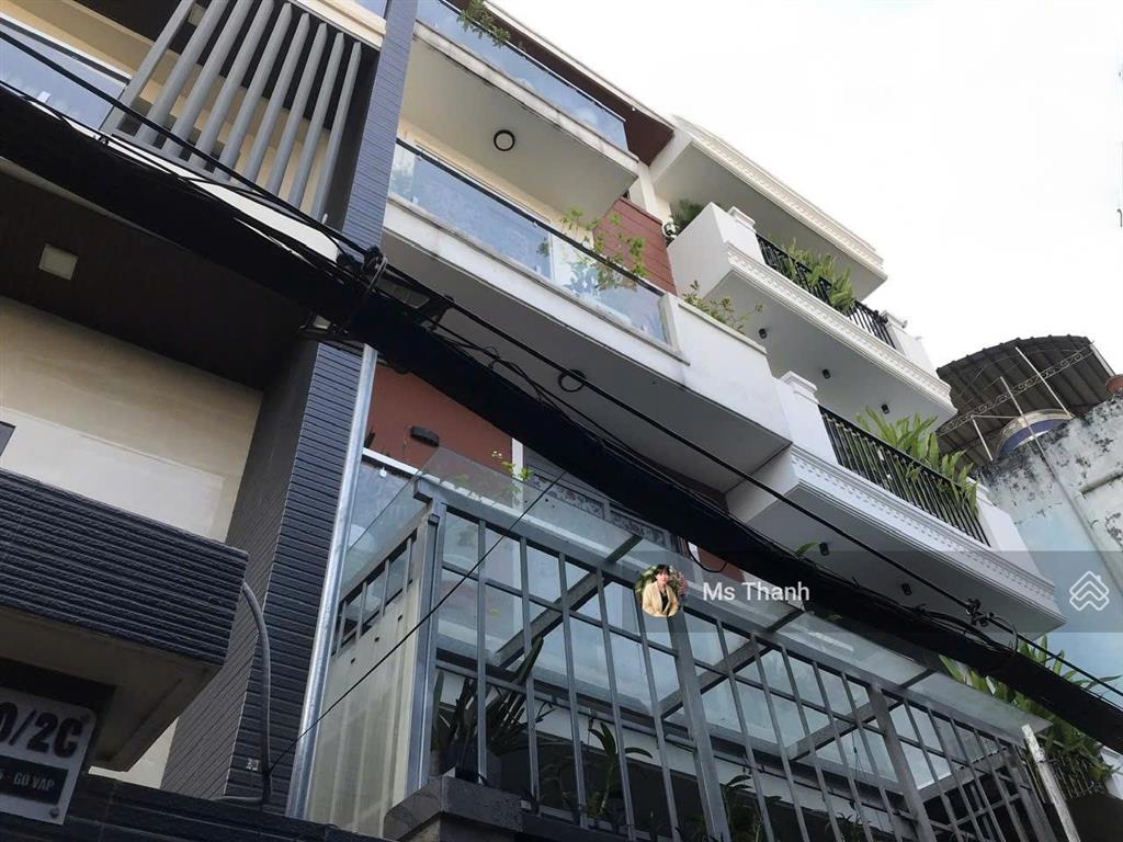 Nhà đẹp, ngang hiếm, khuôn đất đẹp vuông, 5mx8m, 4 tầng, ngay ngã 4 phố thời trang lê văn sỹ q.3
