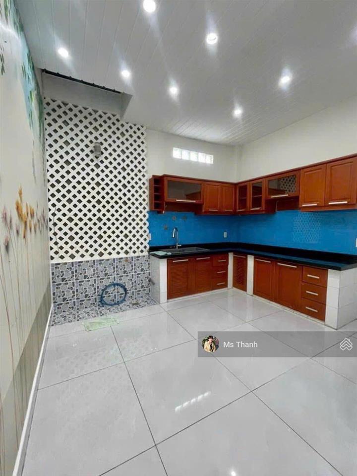 Nhà đẹp, xây mới, 4,3m x 10m, xe hơi đậu tận cửa, ngay ngã 4 hoàng hoa thám  nguyễn văn đậu
