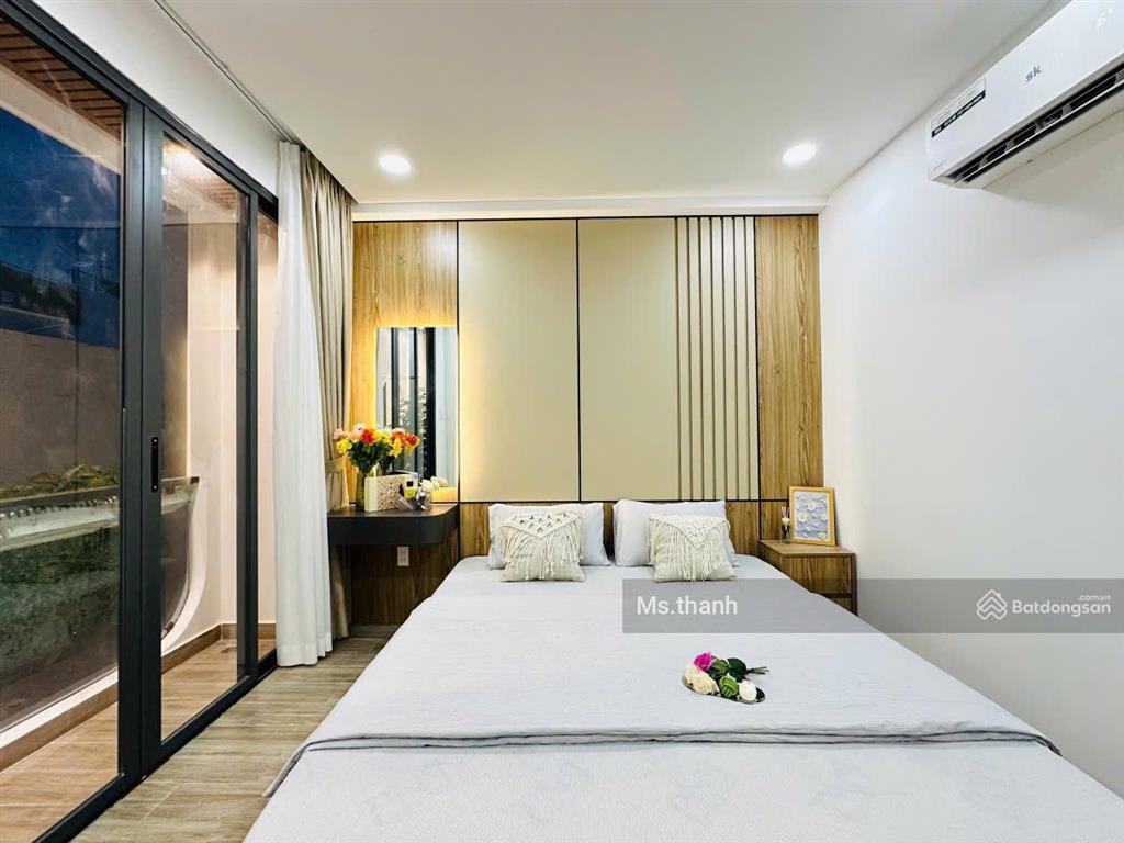 Hxh đậu cửa, cách 1 căn ra mt, 4mx15m, vuông vức, 5t nhà mới đẹp, gần phố ẩm thực phan xích long