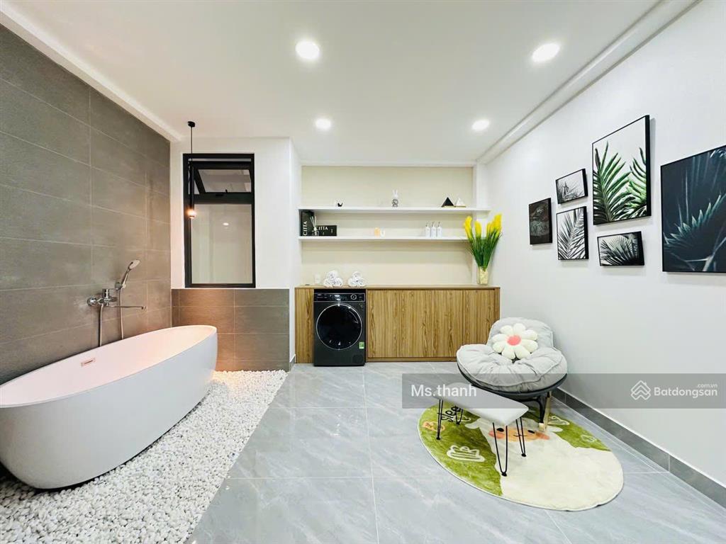 Hxh đậu cửa, cách 1 căn ra mt, 4mx15m, vuông vức, 5t nhà mới đẹp, gần phố ẩm thực phan xích long