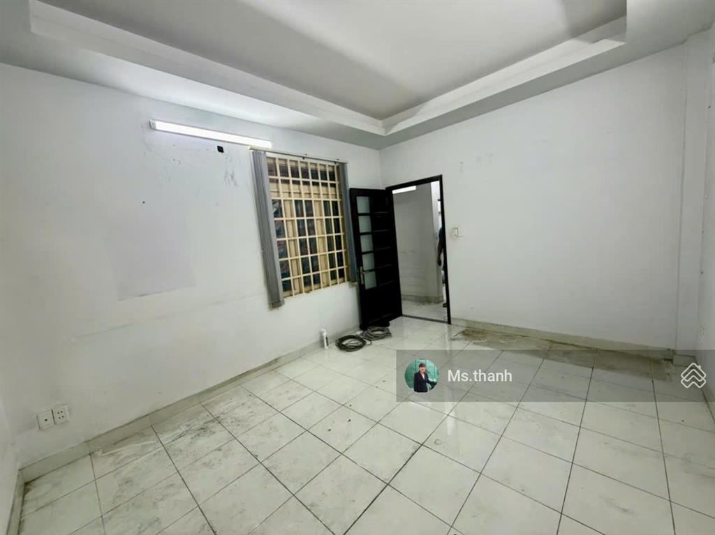 Hẻm thông, gần mặt tiền, tiện xây mới, nh 8,1m x 18m, c4, p. 11 ngay nơ trang long, bình thạnh