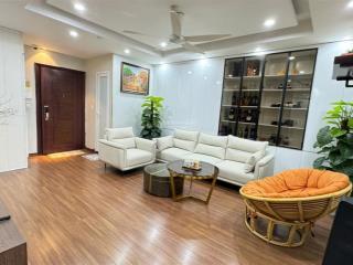 Chị gái em cần bán căn hộ 3pn  full đồ ở khu đô thị mới nghĩa đô.