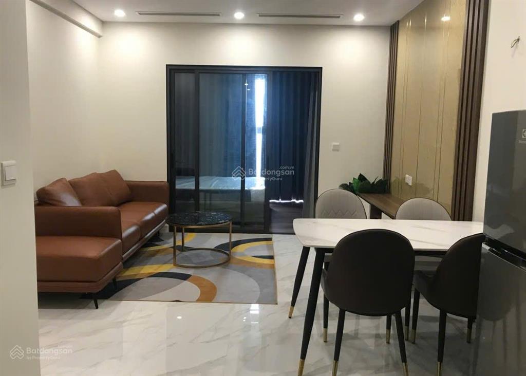 Chỉ hơn 5 tỷ thôi ạ! em có căn góc 2pn chung cư edorado tân hoàng minh  tây hồ cần bán nhanh.