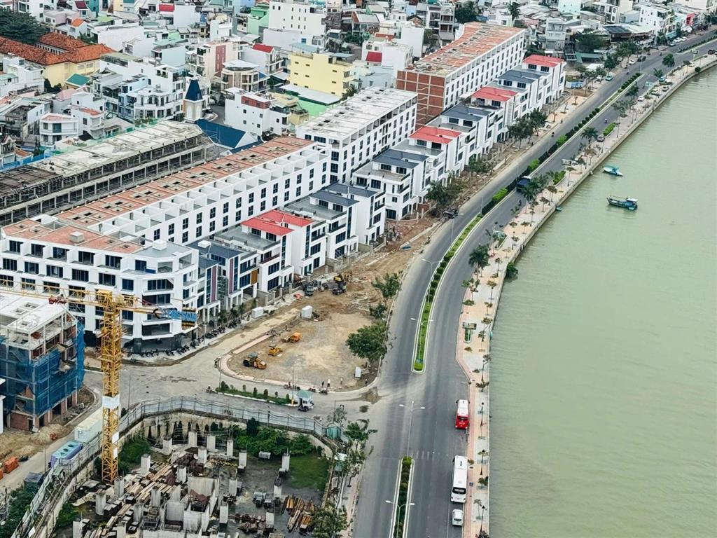 Bán 408,6m² mặt tiền đường xóm cồn, kdl nha trang, nở hậu rất đẹp, view sông view biển