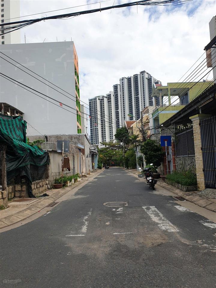 Bán lô đất 2 mặt tiền phù hợp xây khách sạn, kinh doanh tại dương hiến quyền, nha trang