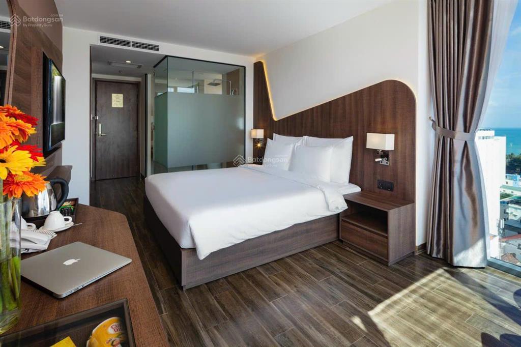 Bán khách sạn 3 sao mặt tiền biệt thự, phố người tây nha trang, gồm 19 tầng nổi và 1 hầm