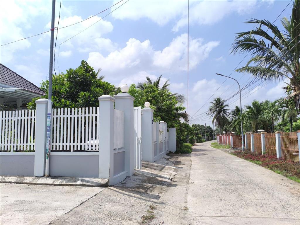 Bán căn nhà vườn mái nhật, diên lạc siêu đẹp, mới, bề ngang 16,5m