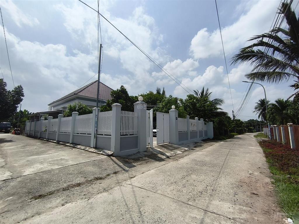 Bán căn nhà vườn mái nhật, diên lạc siêu đẹp, mới, bề ngang 16,5m