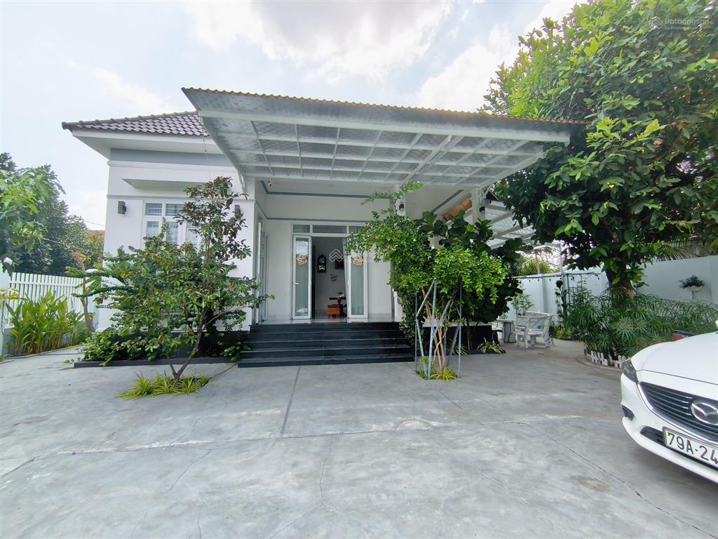 Bán căn nhà vườn mái nhật, diên lạc siêu đẹp, mới, bề ngang 16,5m