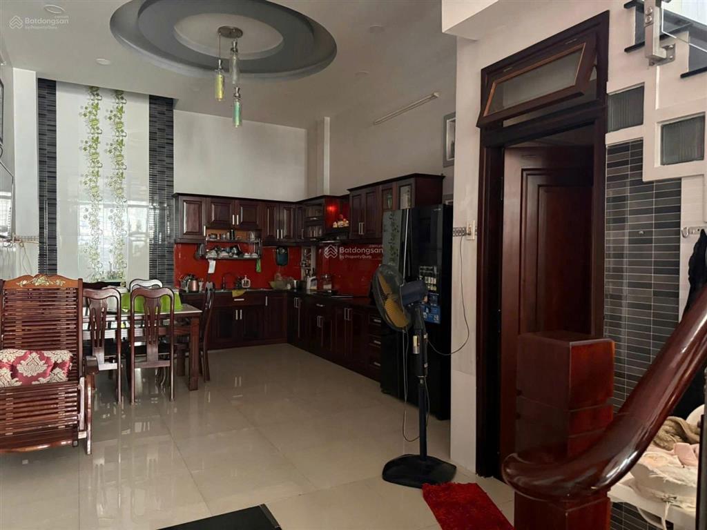 Bán nhà 4 tầng 4pn, 5wc đường nguyễn công trứ sát chợ đầm, ra biển nha trang 2 phút  chỉ 17 tỷ