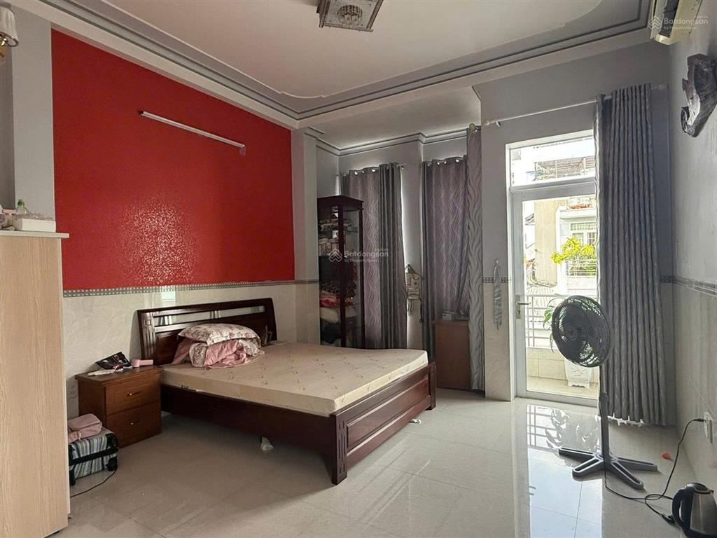 Bán nhà 4 tầng 4pn, 5wc đường nguyễn công trứ sát chợ đầm, ra biển nha trang 2 phút  chỉ 17 tỷ