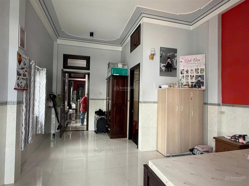 Bán nhà 4 tầng 4pn, 5wc đường nguyễn công trứ sát chợ đầm, ra biển nha trang 2 phút  chỉ 17 tỷ
