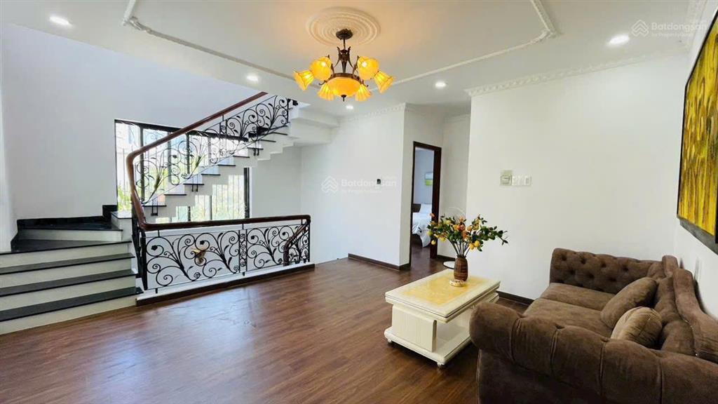Bán biệt thự kiểu pháp lô góc 2 mặt tiền đường 13m ở trung tâm kđt mới lê hồng phong 2, nha trang