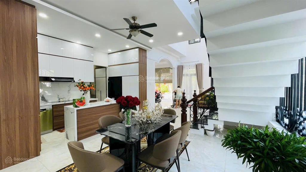Bán biệt thự kiểu pháp lô góc 2 mặt tiền đường 13m ở trung tâm kđt mới lê hồng phong 2, nha trang