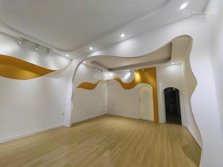 Bán nhà hai mặt tiền đường lê đại hành, trung tâm khu bàn cờ nha trang, 4 pn, 4wc