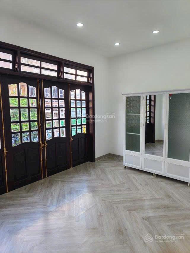 Bán nhà hai mặt tiền đường lê đại hành, trung tâm khu bàn cờ nha trang, 4 pn, 4wc