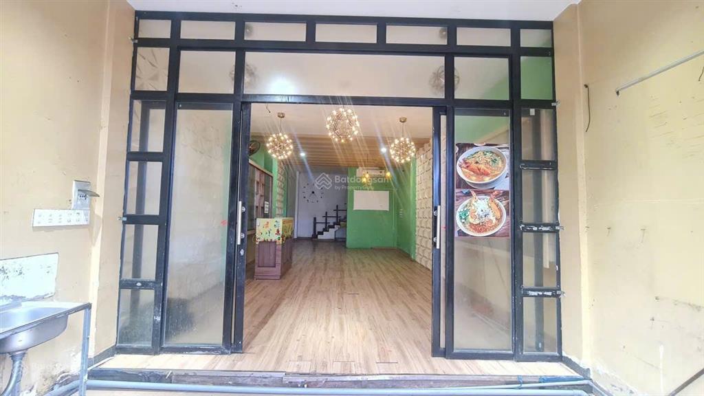 Bán nhà 4 tầng 4pn 4wc, mặt tiền đường tô hiến thành, gần biển giá 26 tỷ