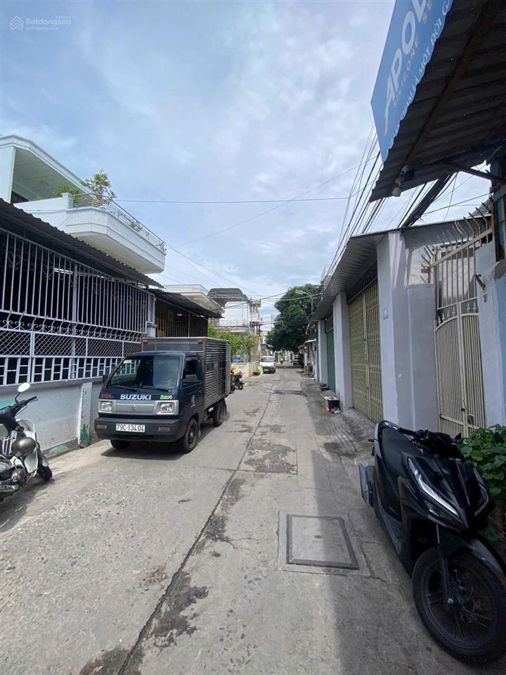 Bán nhà trung tâm trần thị tính khu bàn cờ nha trang ngang 10m rất đẹp, mát mẻ, nhà 3 tầng 7pn, 2wc