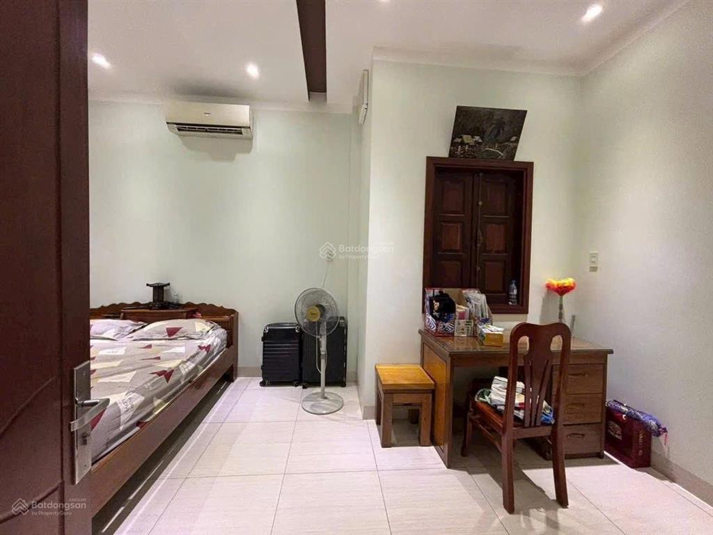 Bán căn nhà phố khu bàn cờ ngay cạnh khu phố hàn, mặt tiền đường bạch đằng, nha trang