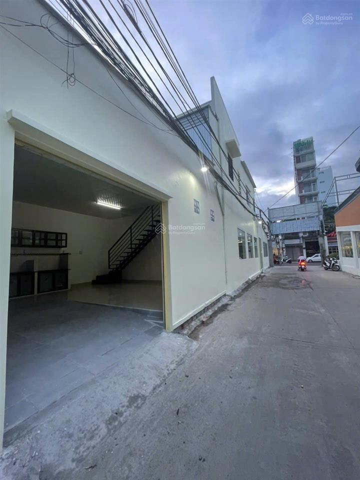 Cho thuê căn góc 2 nguyễn thị minh khai, trung tâm nha trang, cách biển chỉ 600m