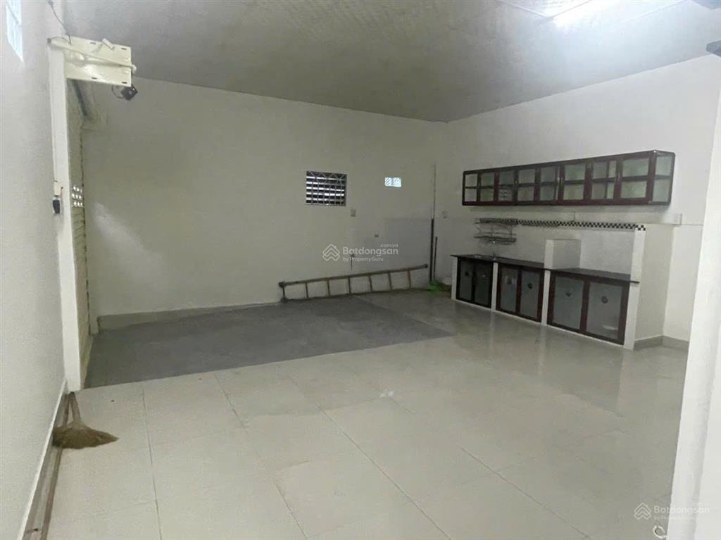 Cho thuê căn góc 2 nguyễn thị minh khai, trung tâm nha trang, cách biển chỉ 600m