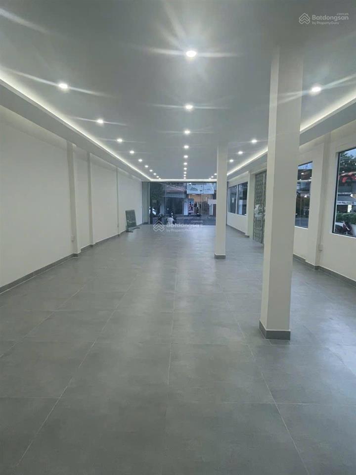 Cho thuê căn góc 2 nguyễn thị minh khai, trung tâm nha trang, cách biển chỉ 600m