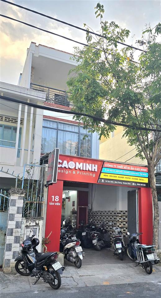 Bán nhà 3 tầng tản viên 209m2, giá 15,5 tỷ cực rẻ