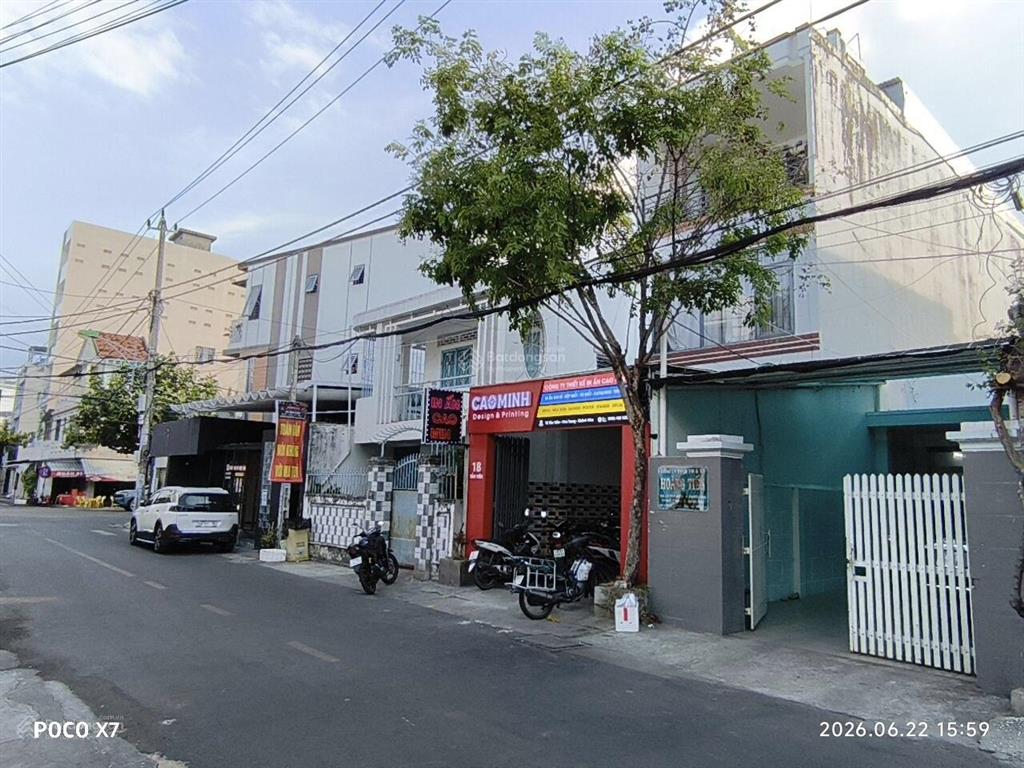 Bán nhà 3 tầng tản viên 209m2, giá 15,5 tỷ cực rẻ
