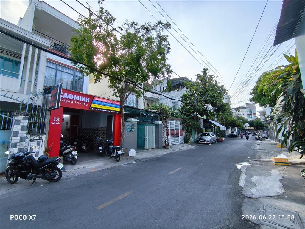 Bán nhà 3 tầng tản viên 209m2, giá 15,5 tỷ cực rẻ