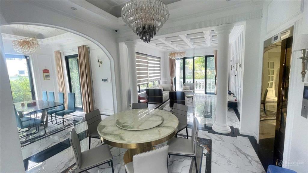 Bán biệt thự ven sông tắc nha trang có thang máy đang cho thuê 50 triệu/tháng