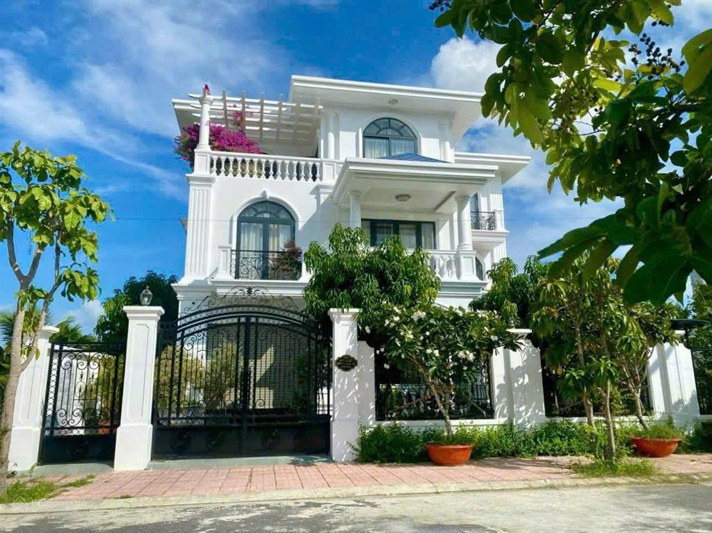 Bán biệt thự ven sông tắc nha trang có thang máy đang cho thuê 50 triệu/tháng